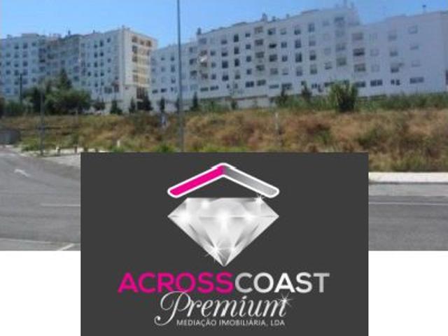 Terreno de 549m² em Santarém