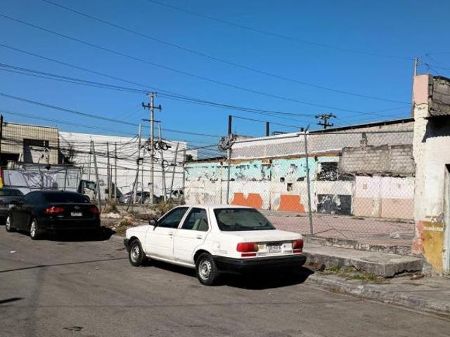 Terreno de 550 m² en esquina Comercial Venta Monterrey Centro