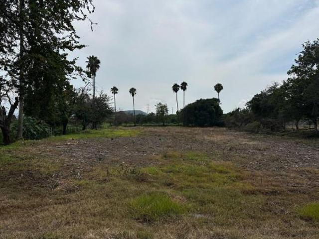 Terreno de 594 m² habitacional en venta en Chapala