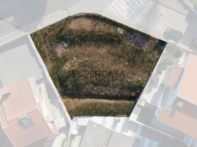 Terreno de 500 m² para construção com projeto aprovado em Margaride, Felgueiras