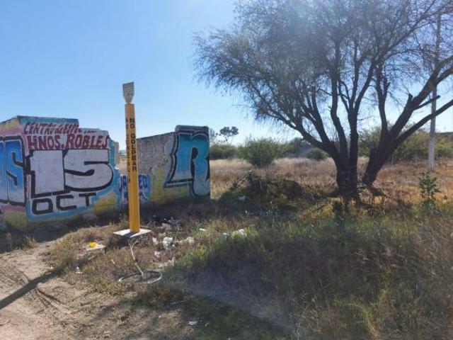 Terreno de 64,911 m², uso de suelo industrial, con todos los servicios, en venta en Querétaro