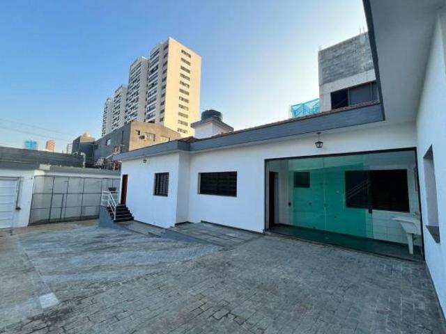 Terreno de 684 m² em Venda, Vila Prudente com um sobrado de 5 suites