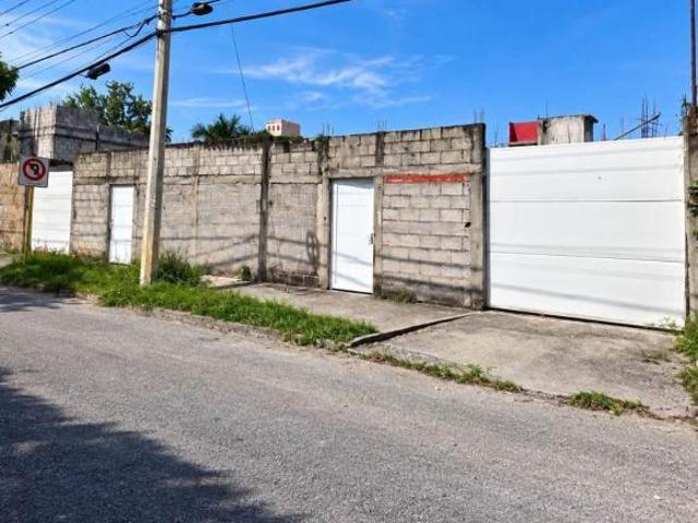 Terreno de 696 m² en venta en Pedregal de las Fuentes