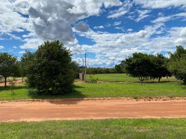 Terreno de 600m² em condomínio de luxo na Riviera Santa Cristina 1, Arandu SP: oportunidade única de