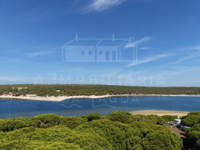 Terreno de 600m² na Primeira Linha da Lagoa de Albufeira