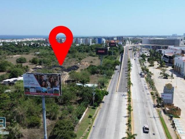 Terreno de 60 Hectáreas sobre el Boulevard de las Naciones