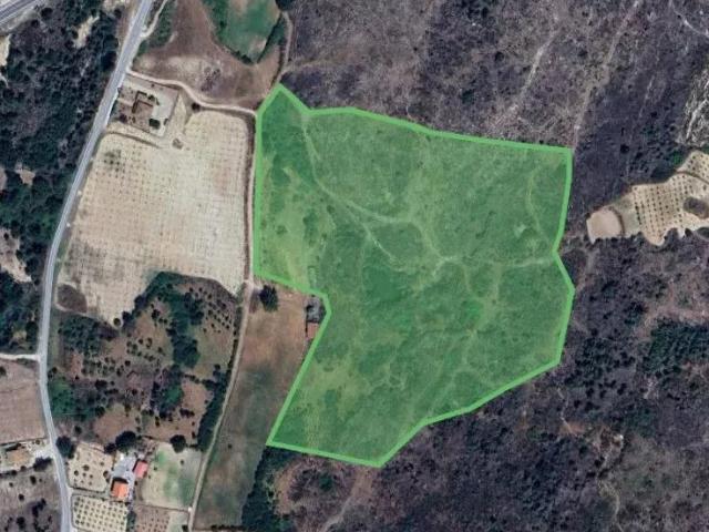 Terreno de 6,984 ha à venda em Valtorno e Mourão