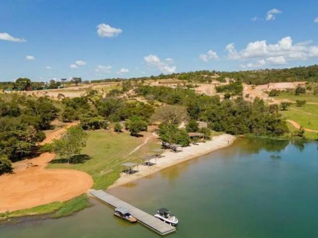 Terreno de 702 m² no Fazenda Canoa, refúgio de Alto Luxo às margens do Lago Coru
