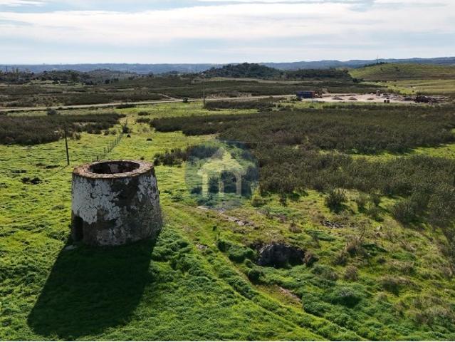 Terreno de 7,3ha com Ruínas e Moinho com potencial para moradia ou Turismo Rural em Castro Marim