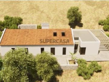 Terreno de 7.895m2 com projecto em análise
