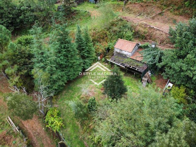 Terreno de 7.983m2com palheiro T2 para venda em São Vicente, Ilha da Madeira