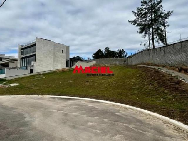 Terreno de 864m² no Condomínio Altos da Quinta São José dos Campos