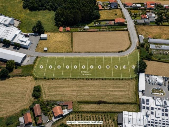Terreno de 8751 m2 Maia, Portugal