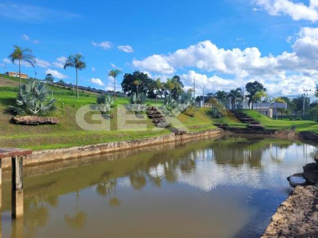 Terreno de 805,6m² no Condomínio Vivendas da Serra Negra