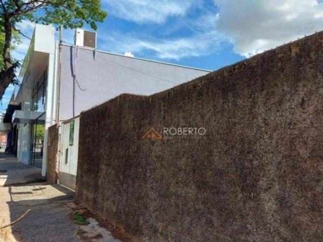 Terreno de 900m² para fins COMERCIAIS com Casa na Rua Souza Naves, em frente ao posto Moringão