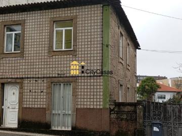Terreno de 911 m2 com PIP | Castêlo da Maia