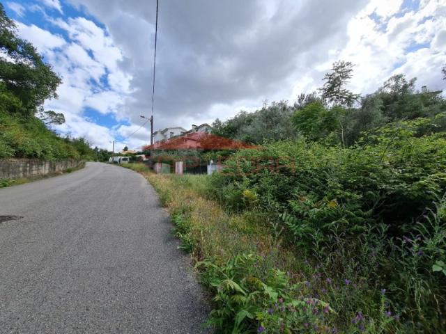 Terreno de 9 480 m2 para construção em Coimbra