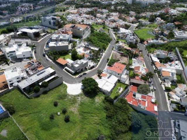 Terreno descendente venta cerca El Campanario Queretaro