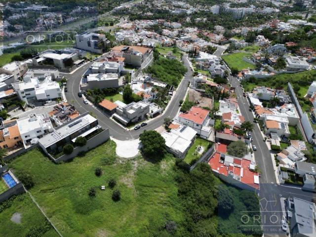 Terreno descendente venta cerca El Campanario Queretaro