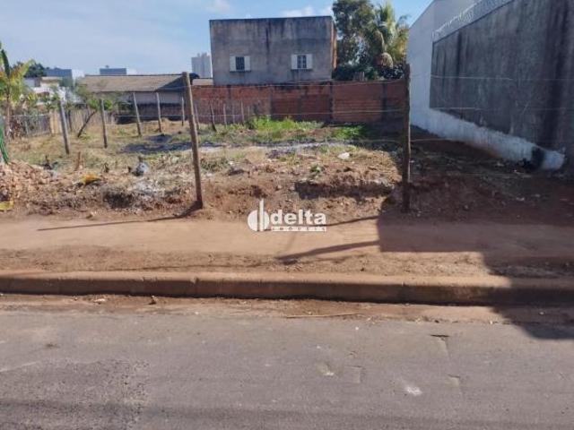Terreno disponível para venda no bairro Shopping Park em Uberlândia MG