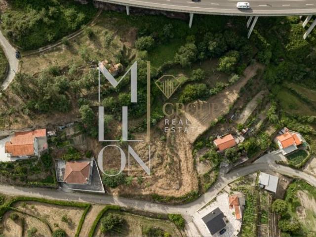 terreno excecional com 5.923 m2 em Vila Caiz