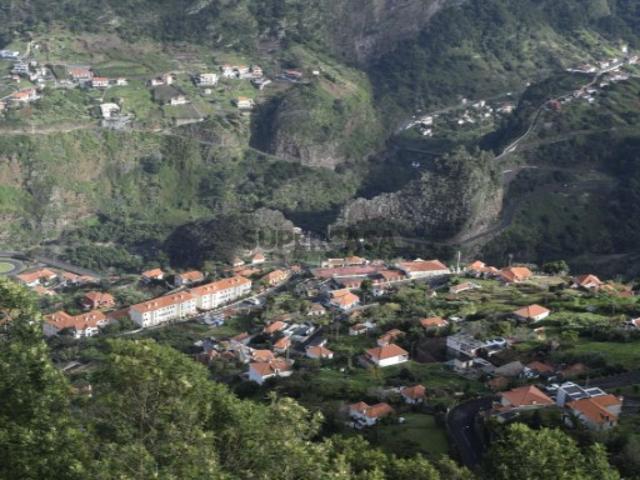 Terreno excepcional à venda, localizado em Santana Faial 1170