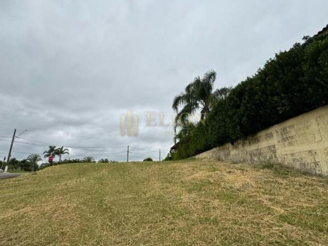 Terreno Exclusivo 803m² área total Condomínio
