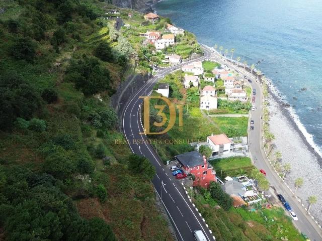 Terreno Exclusivo com Vista Mar no Seixal