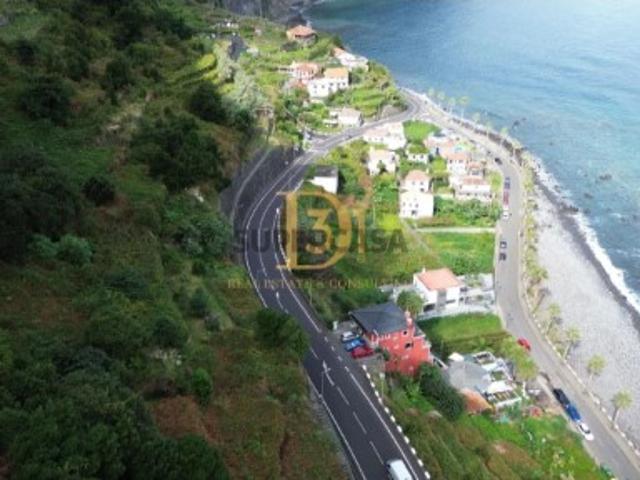 Terreno Exclusivo com Vista Mar no Seixal