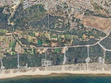 Terreno Exclusivo de 1.583m² com Projeto Aprovado O Refúgio Perfeito na Charneca da Caparica