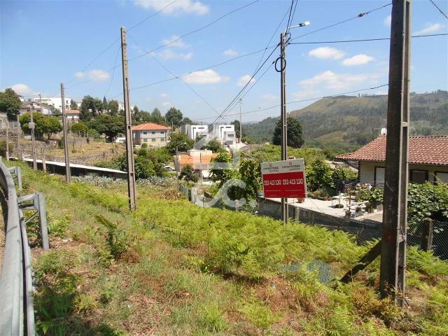 Terreno e construção em Gonça Guimarães