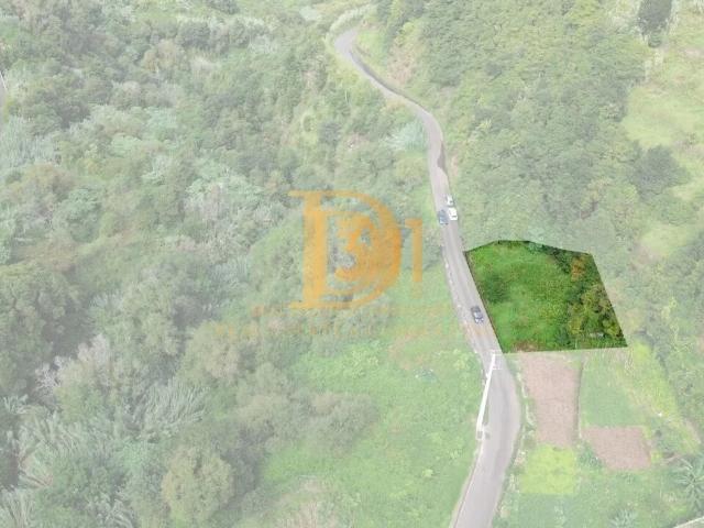 Terreno e armazém em Boaventura com Potencial de Construção e Localização Privilegiada