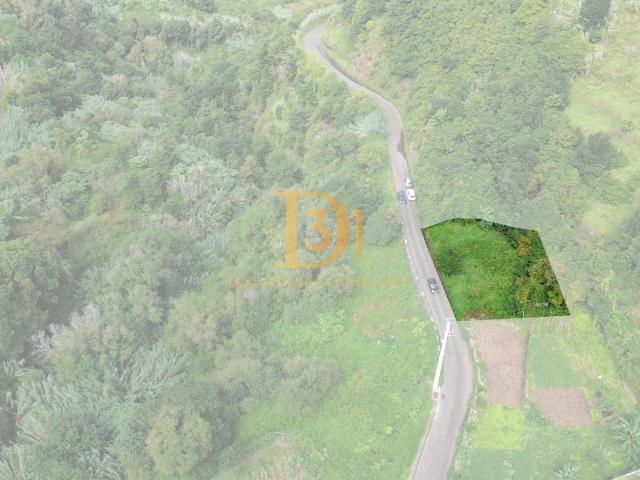 Terreno e armazém em Boaventura com Potencial de Construção e Localização Privilegiada