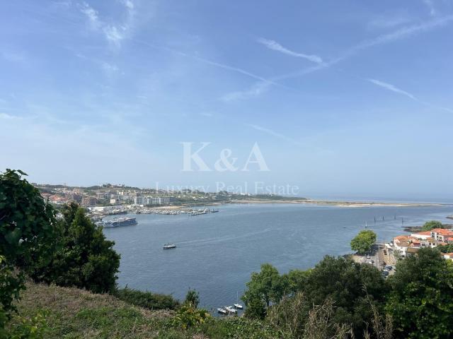 Terreno e moradia com vistas inalteráveis sobre o rio Douro m² Lordelo do Ouro e Massarelos