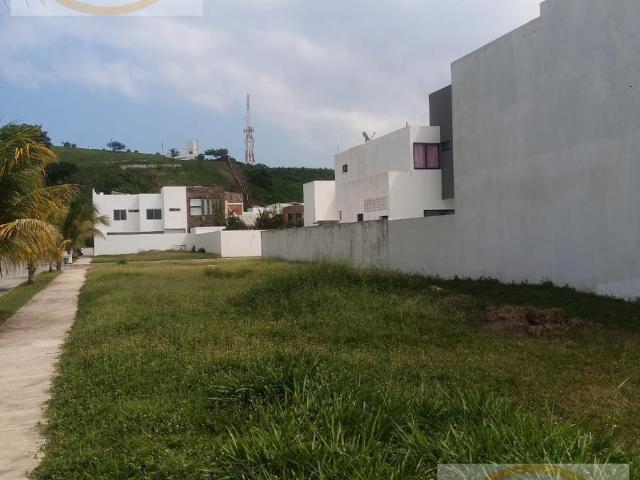 Terreno e venta en Frac. Manantiales