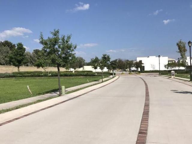 TERRENO EN VENTA EN FRACC. EL MAYORAZGO