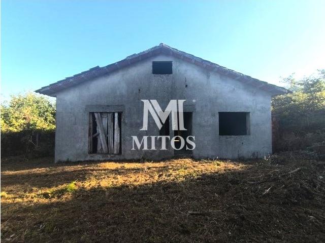 Terreno em Mujães