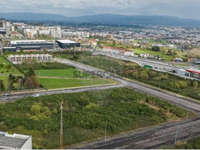 Terreno em Maximinos, Sé e Cividade