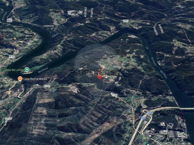 Terreno em Melres e Medas