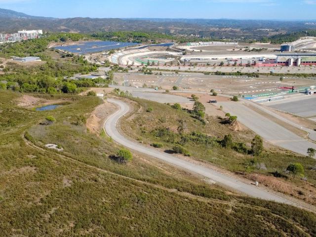 Lote PT10 — 19.908 m² de construção frente ao Autódromo do Algarve