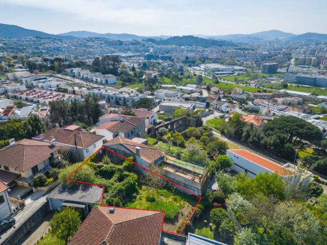 Terreno em Nogueiró para construção de Moradia