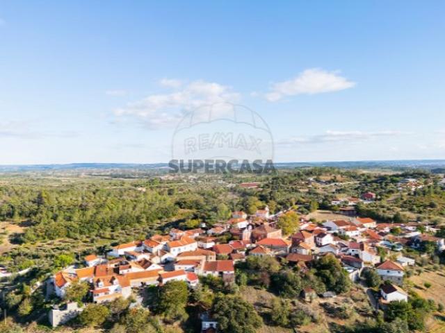 Terreno em Olaia e Paço