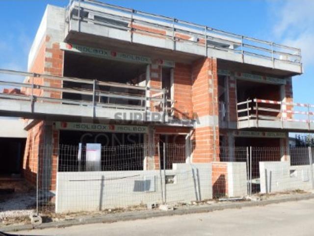 Moradia T3 em Atouguia da Baleia