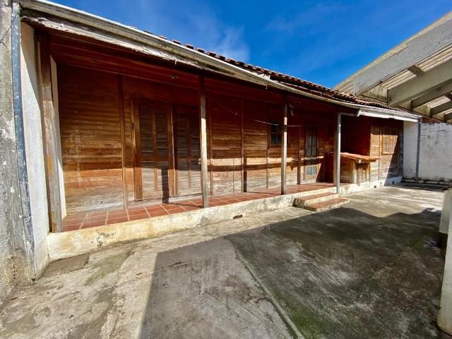 Terreno em Água Verde, Curitiba/PR de 449m² à venda por R$ 999.800,00