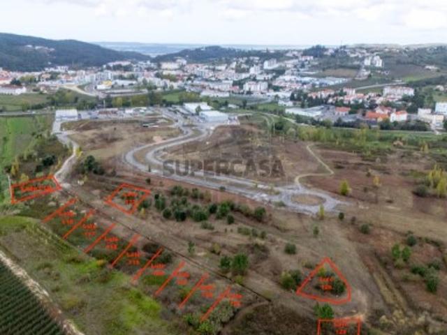 Terreno em Évora de Alcobaça