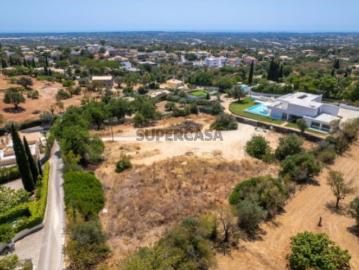 Terreno em Almancil