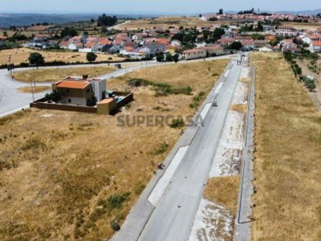 Terreno em Almeida de 562,00 m²