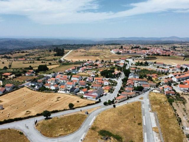 Terreno em Almeida de 773,00 m²