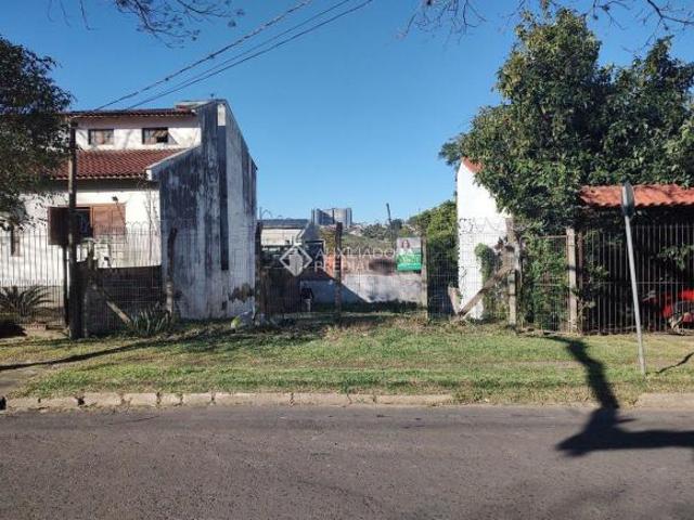 Terreno em bairro urbanizado próximo da Protásio Alves