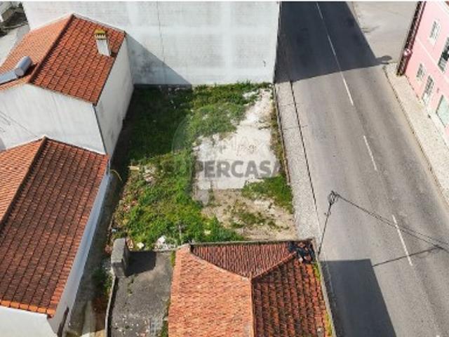 Terreno em Campelos e Outeiro da Cabeça